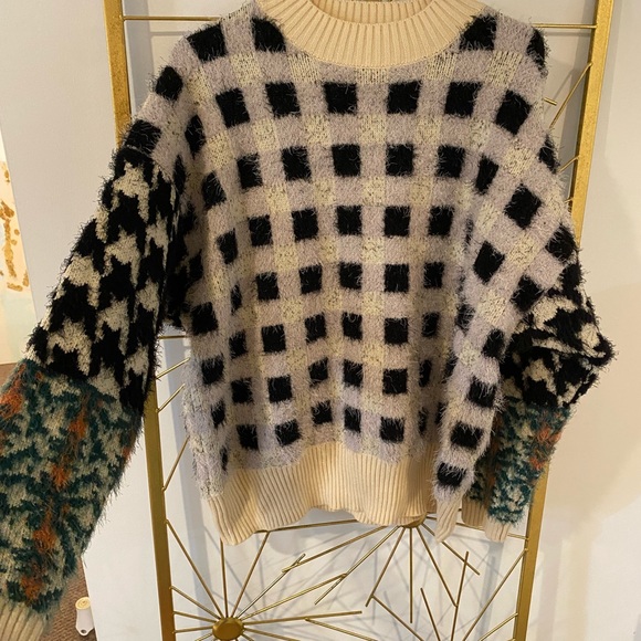 Clad and Cloth Symone Pattern Block Sweater -size small - Picture 2 of 5